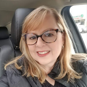 Meet your Posher, Leslie